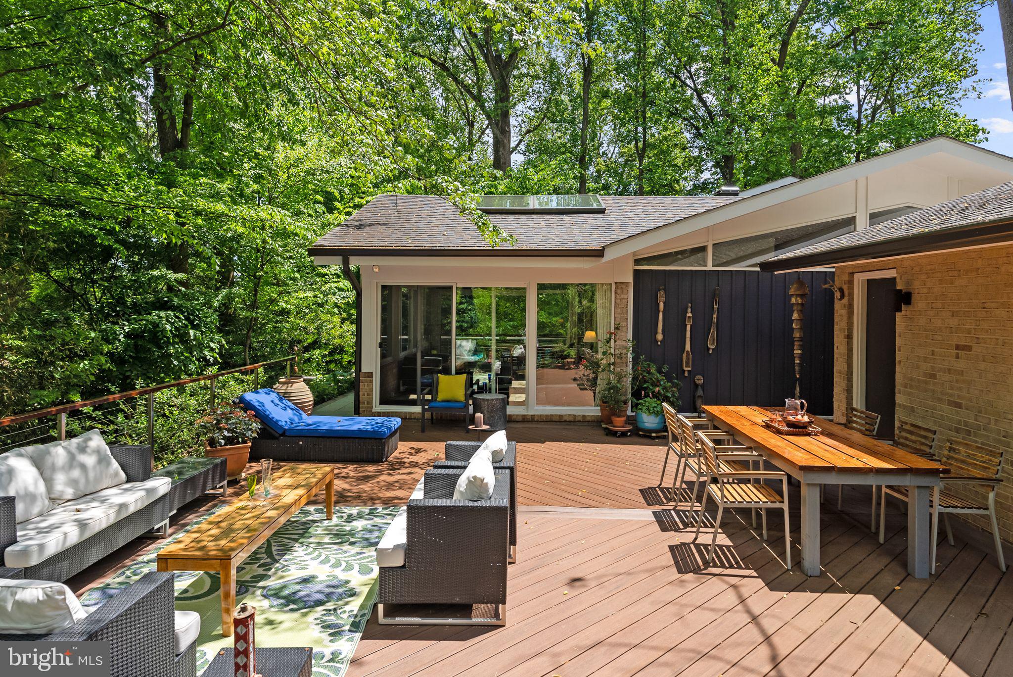 CARDEROCK SPRINGS - Residential