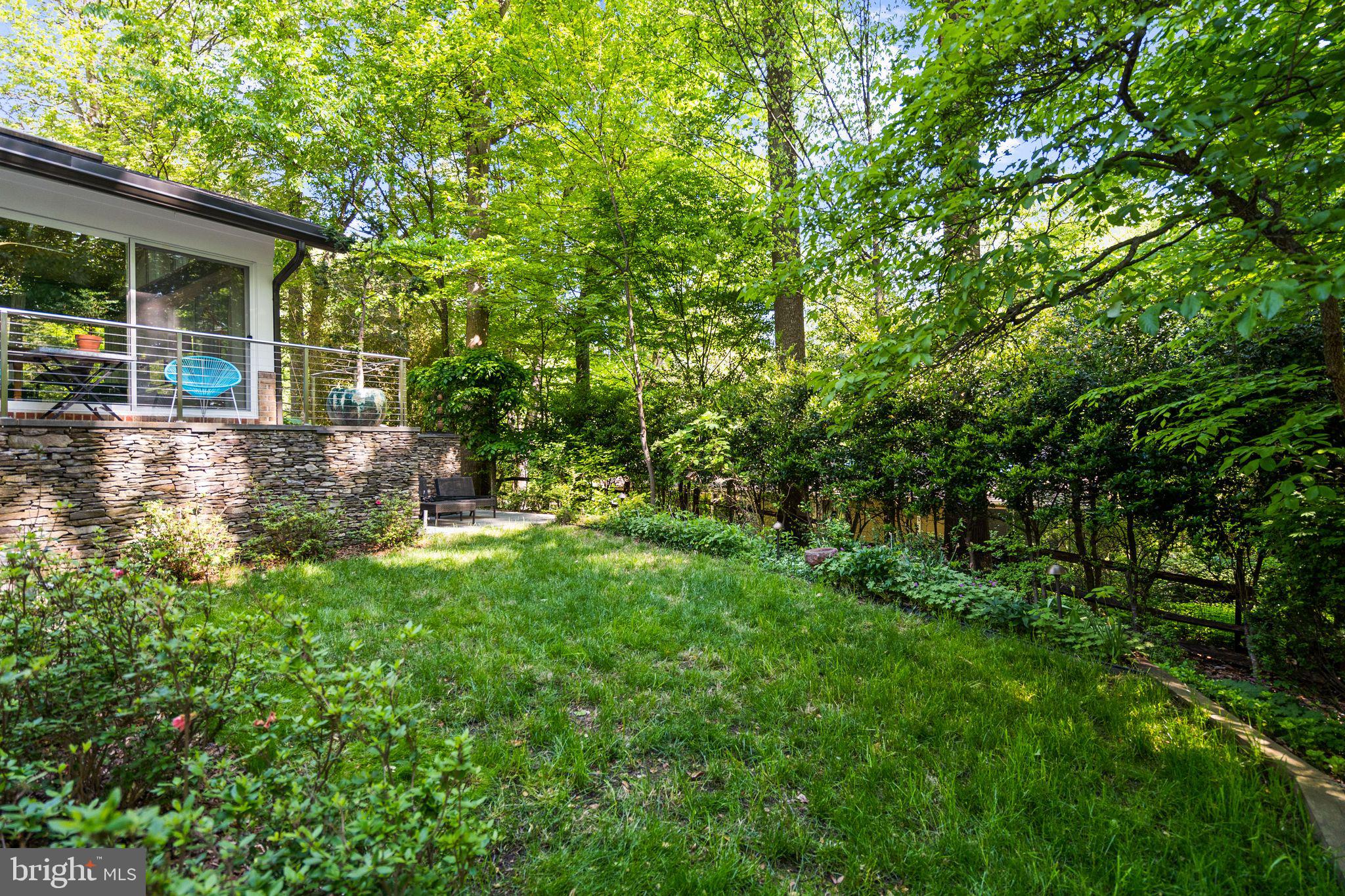 CARDEROCK SPRINGS - Residential