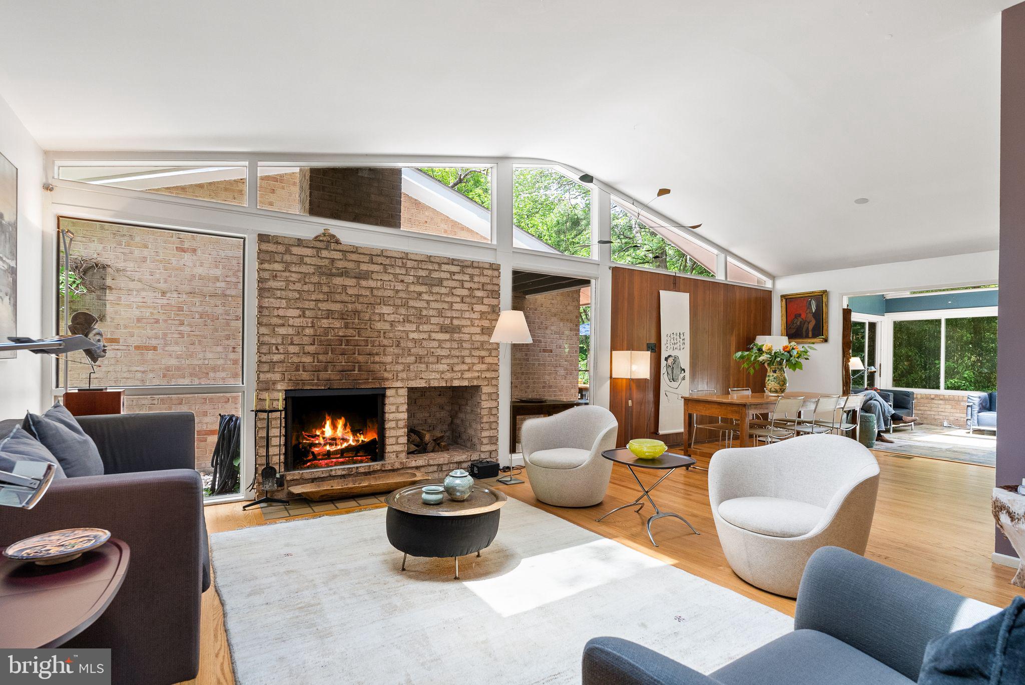 CARDEROCK SPRINGS - Residential