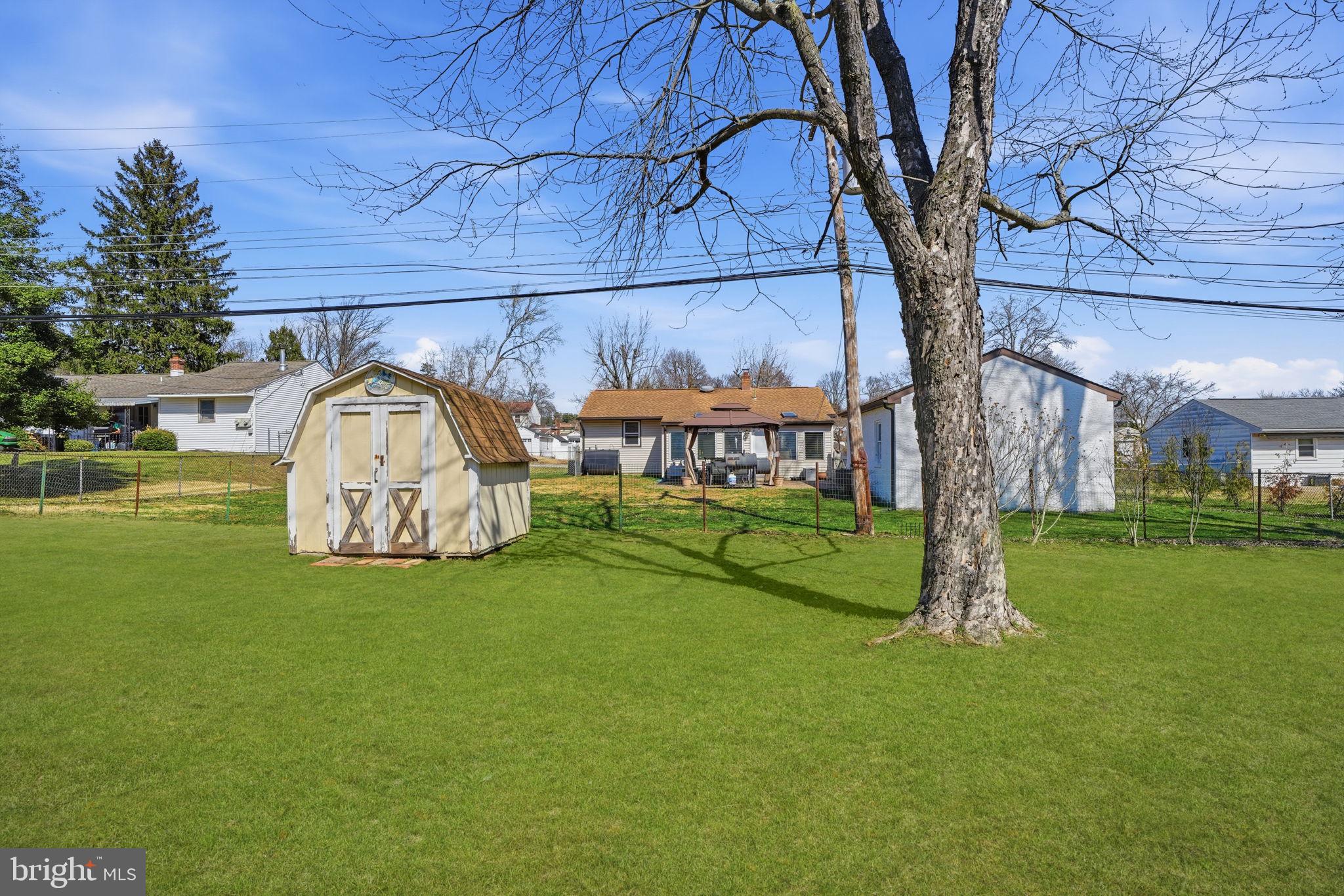 HAMPTON HILLS - Residential