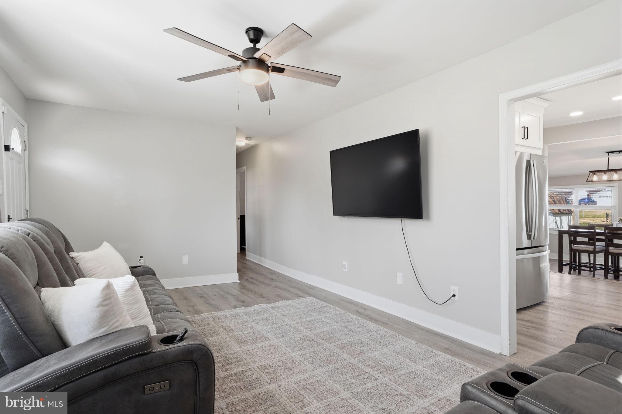 HAMPTON HILLS - Residential