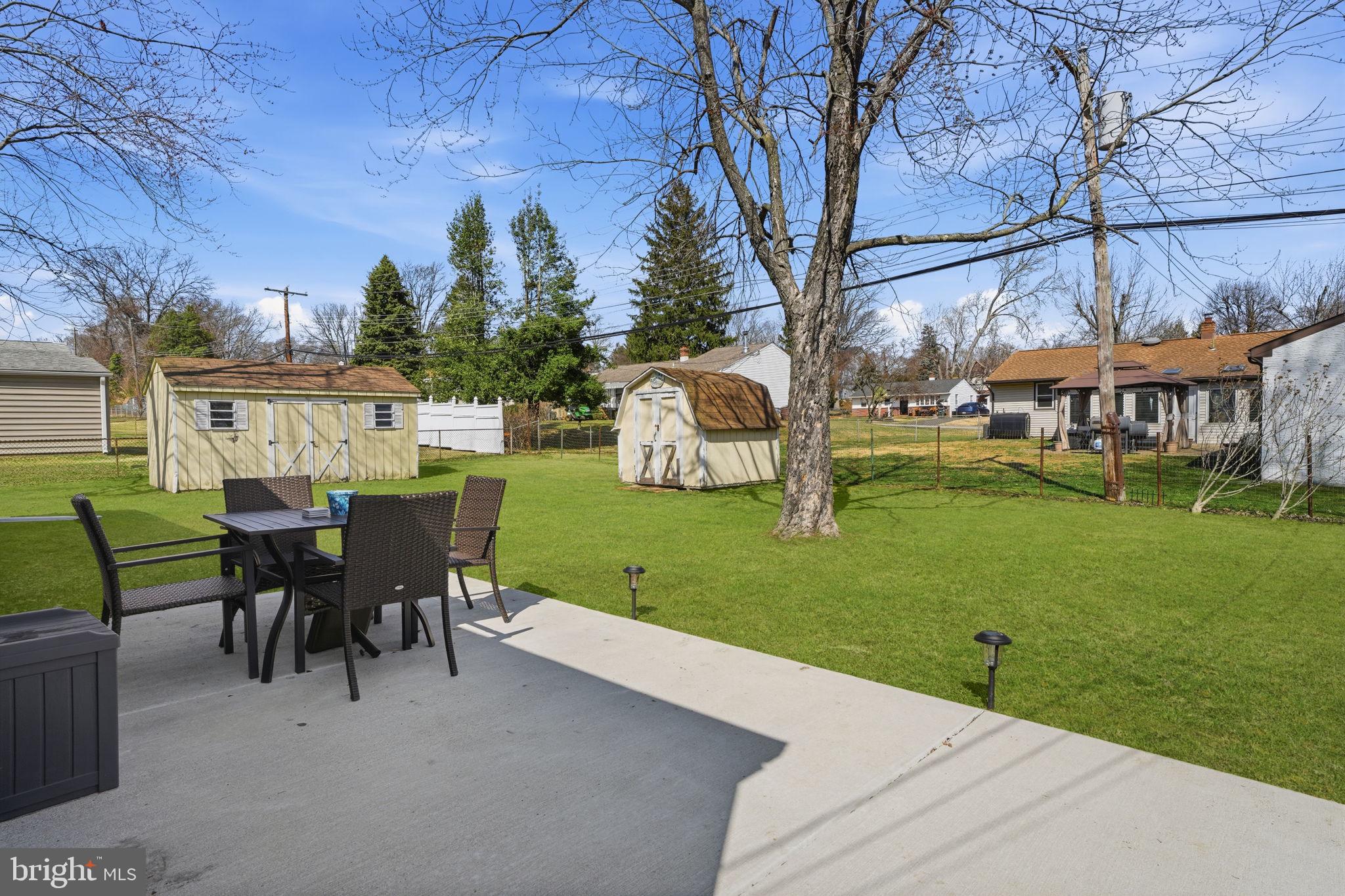 HAMPTON HILLS - Residential