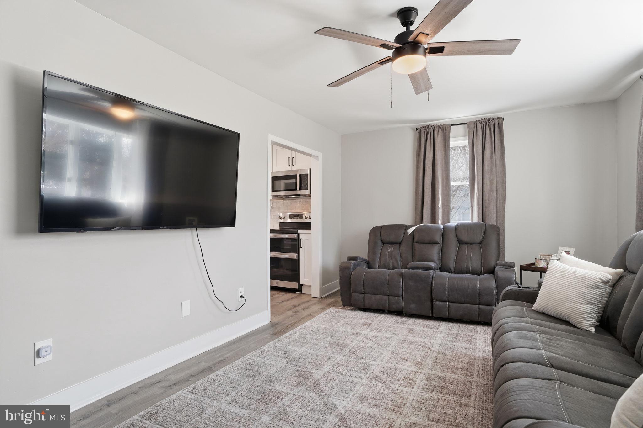 HAMPTON HILLS - Residential