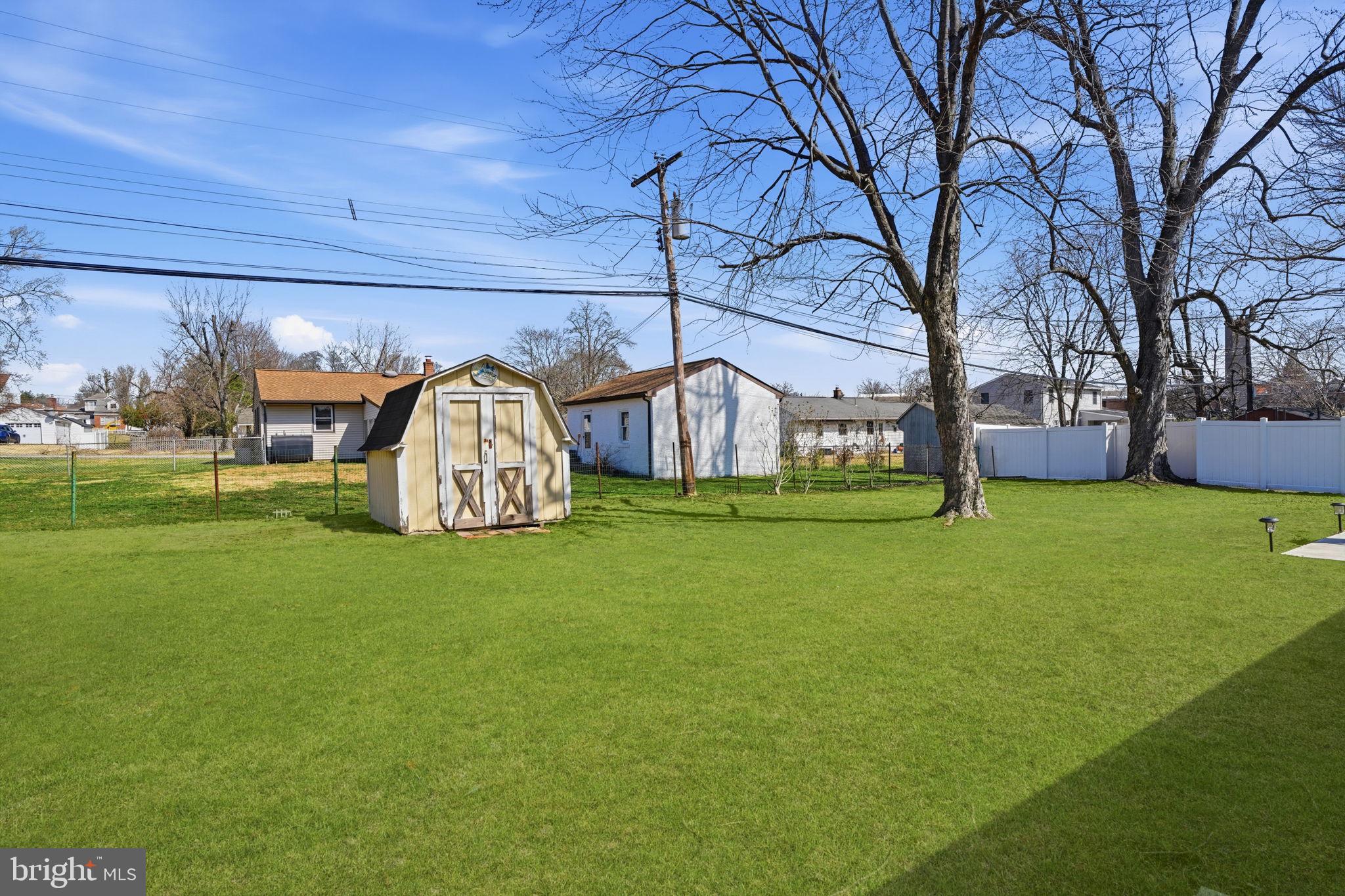 HAMPTON HILLS - Residential