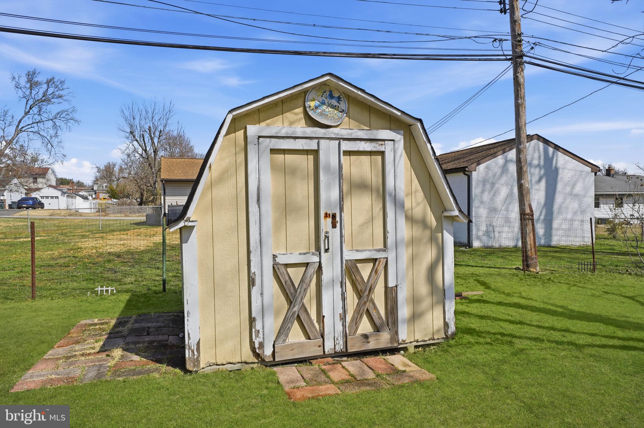 HAMPTON HILLS - Residential