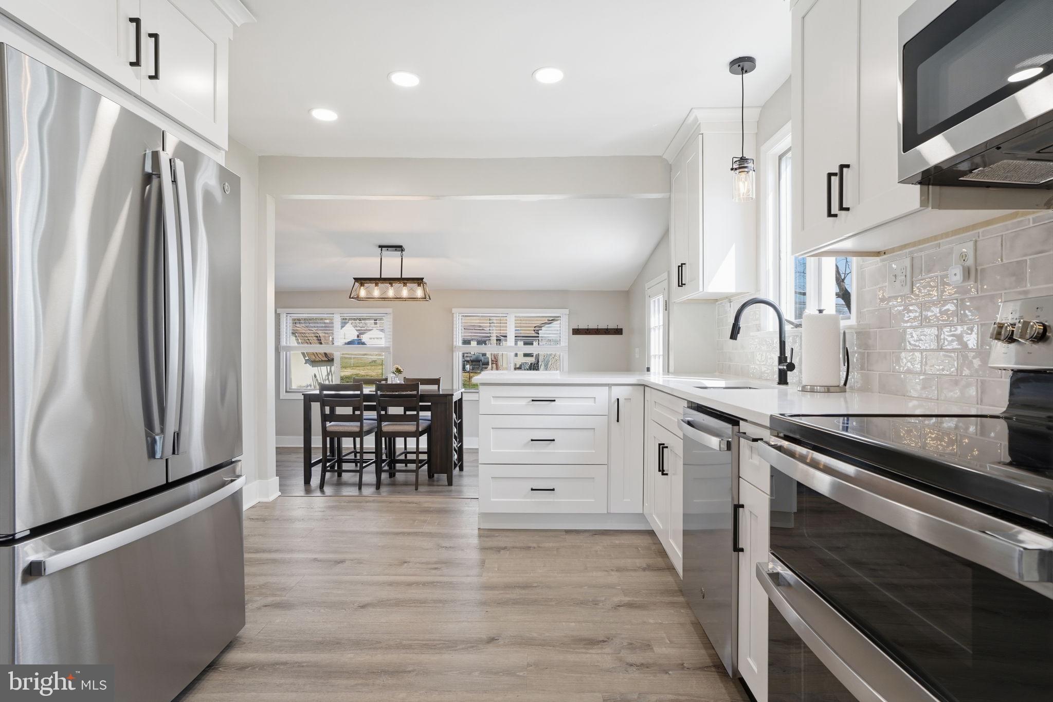 HAMPTON HILLS - Residential