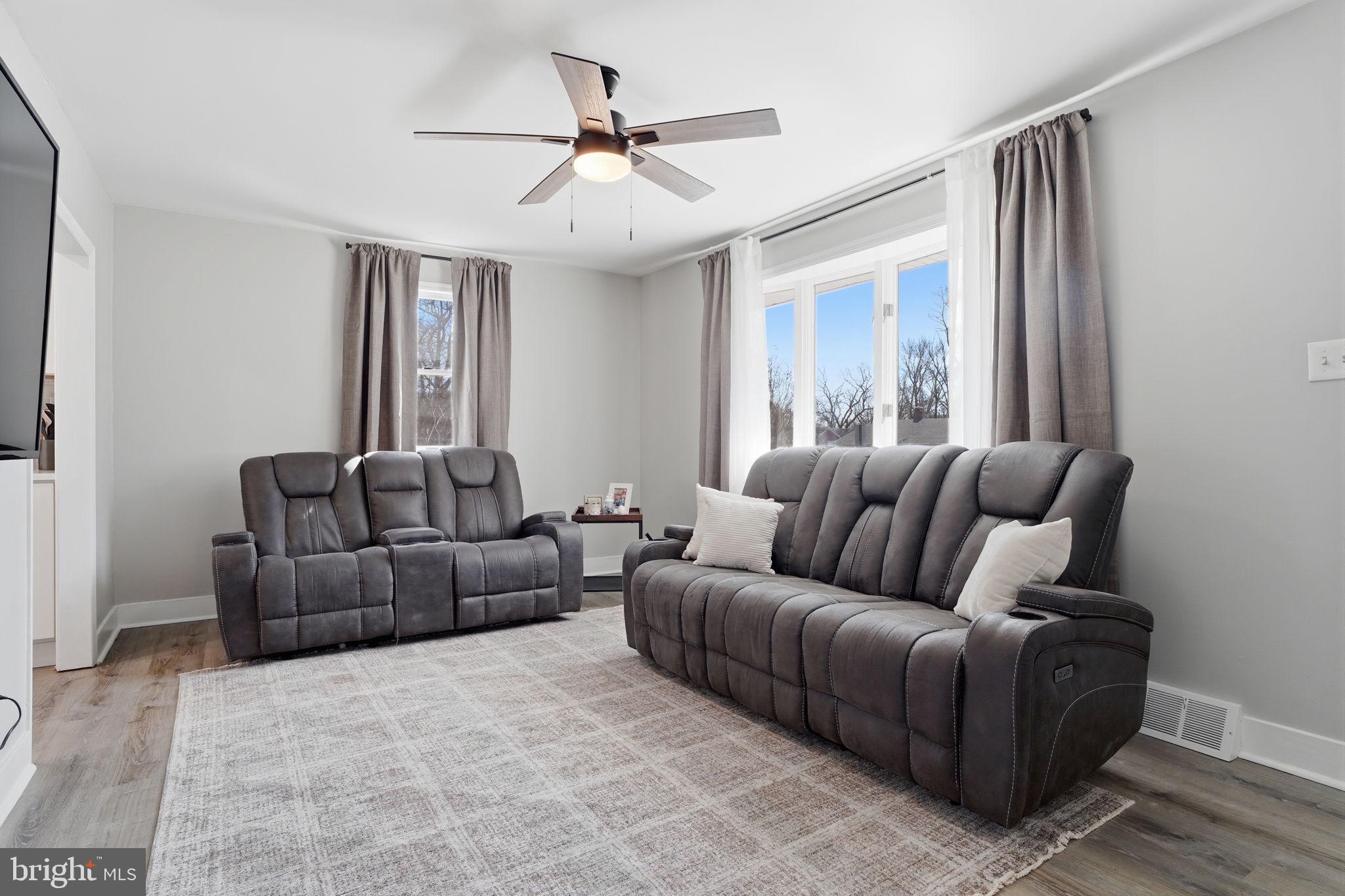 HAMPTON HILLS - Residential