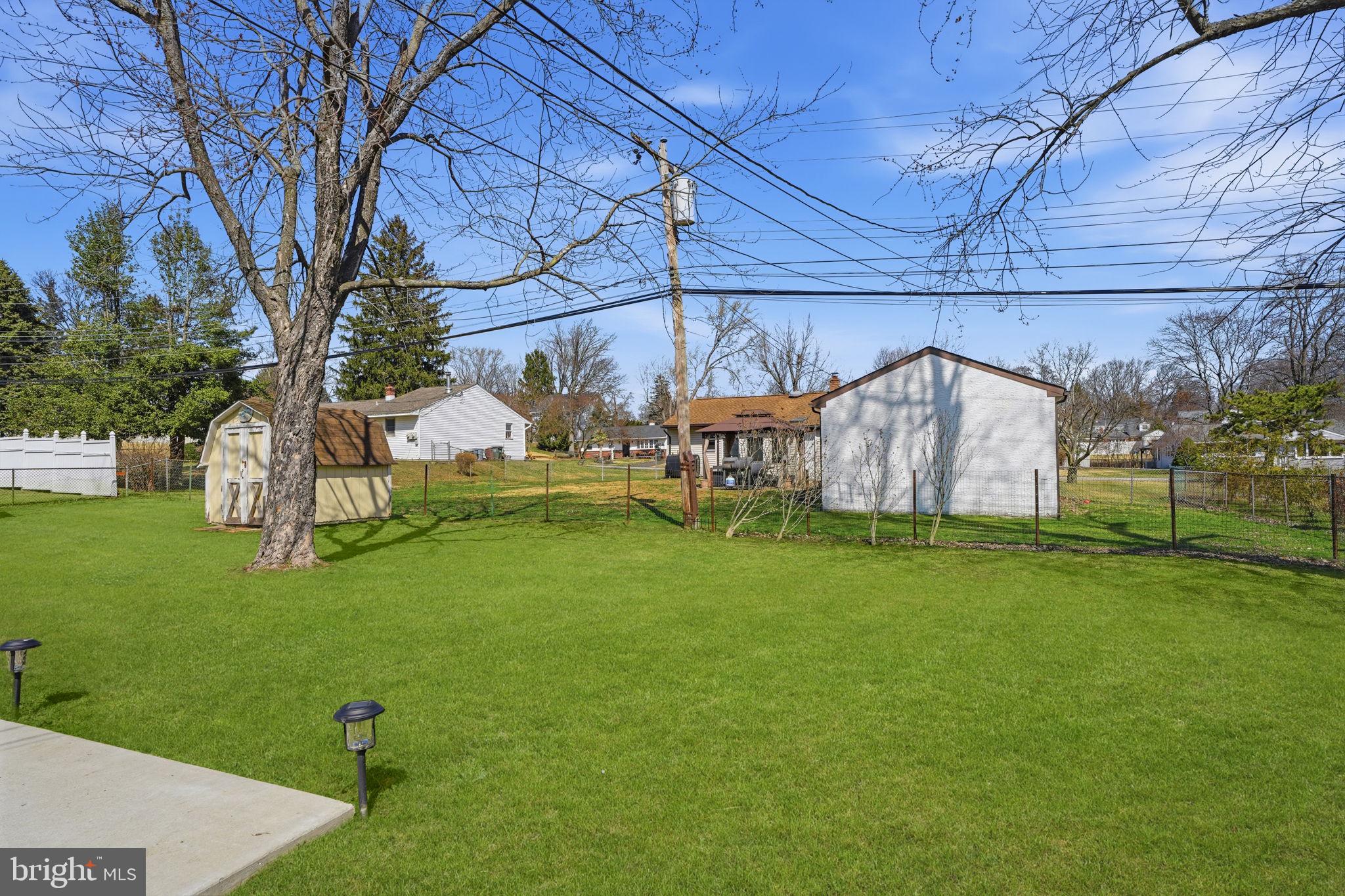 HAMPTON HILLS - Residential