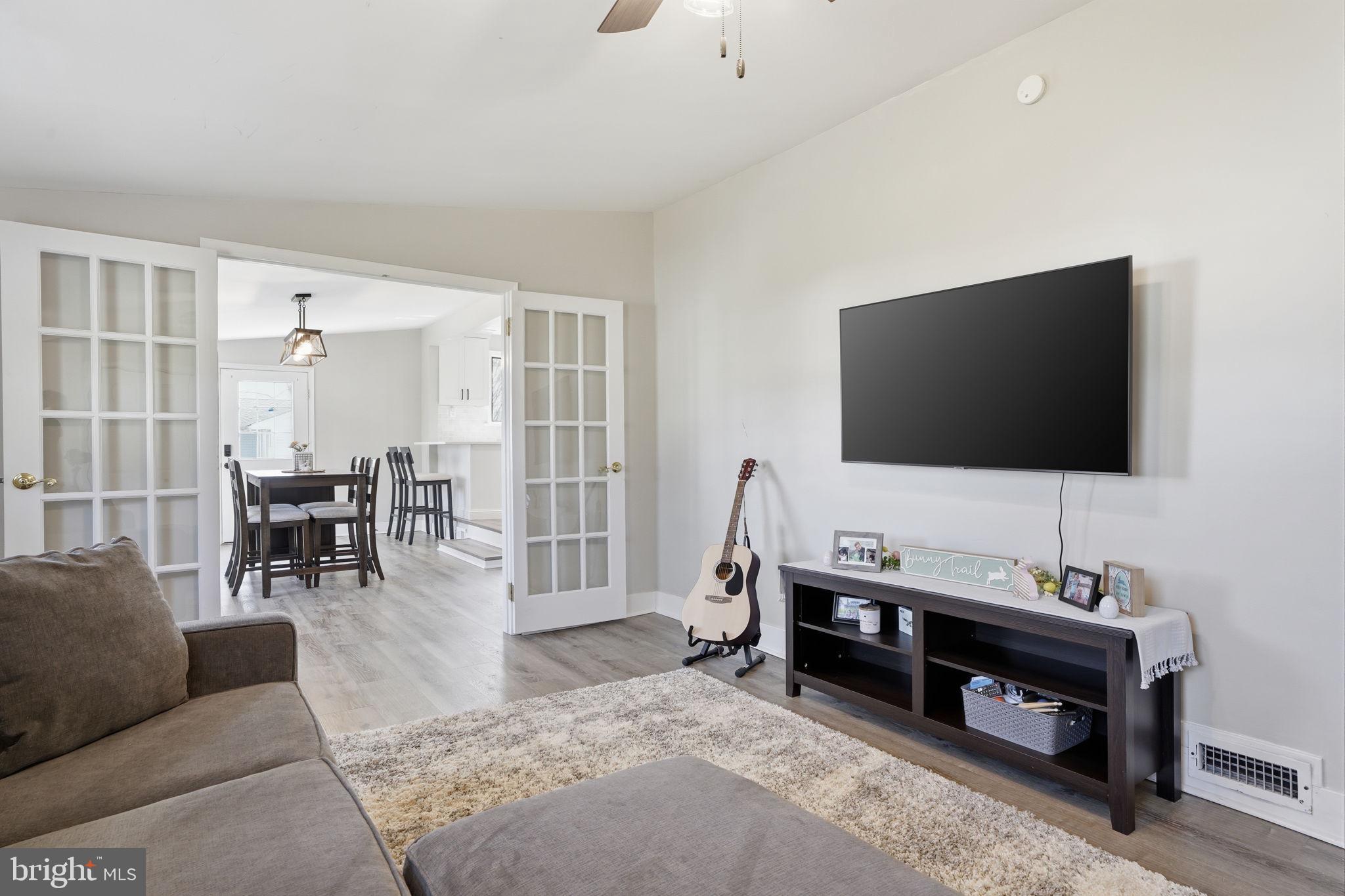 HAMPTON HILLS - Residential