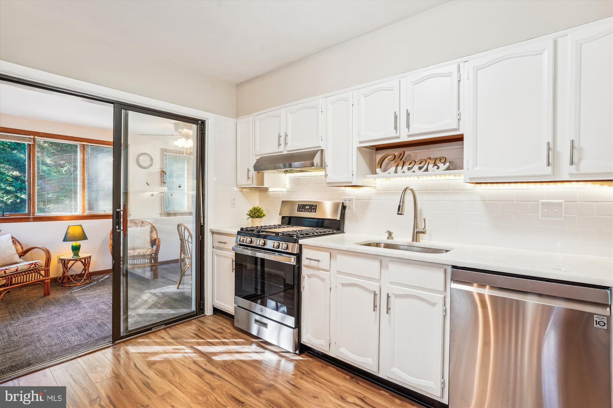 OAKLAND TERRACE - Residential