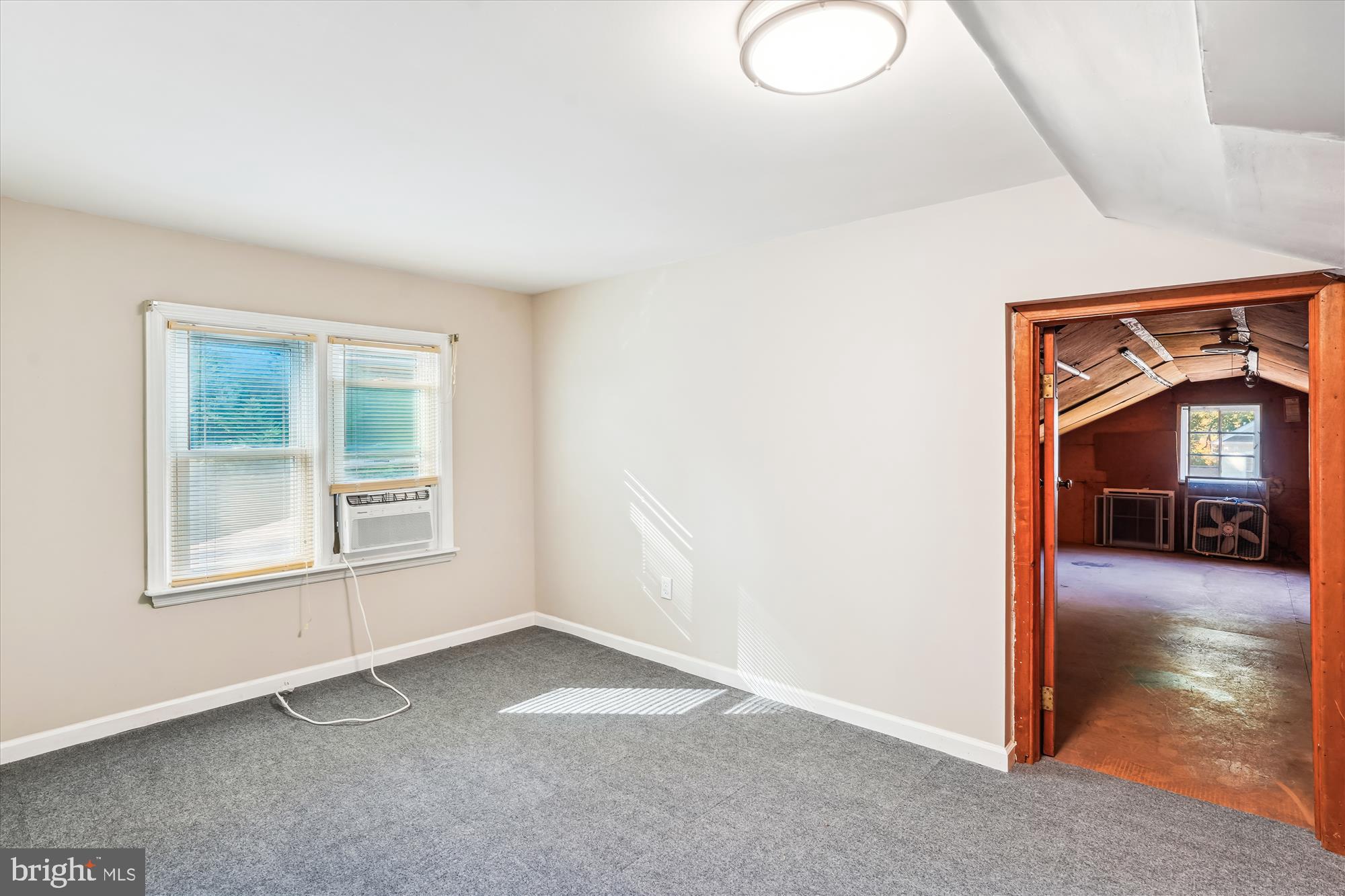 OAKLAND TERRACE - Residential