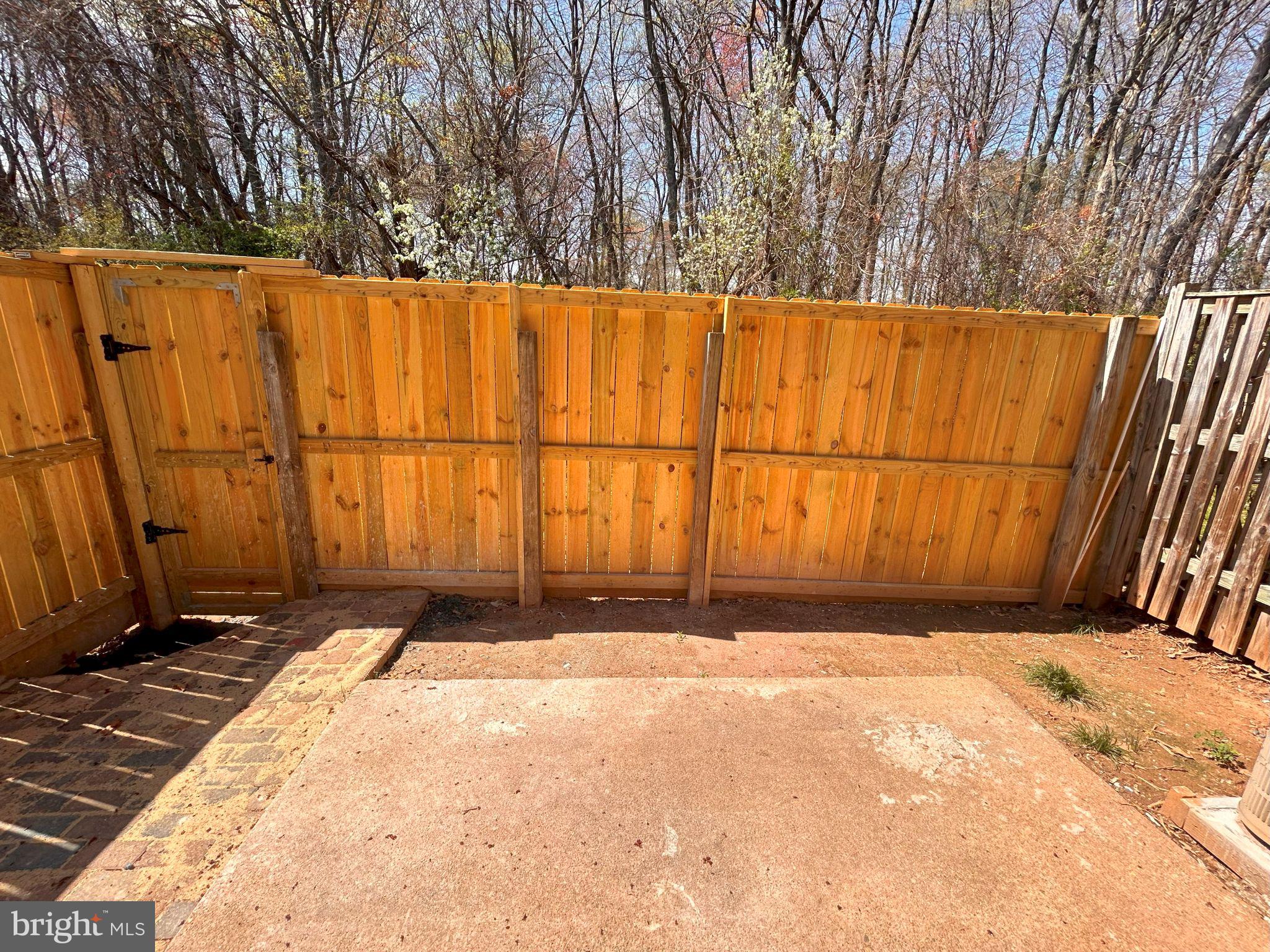 WINDMILL SQUARE - Residential Lease