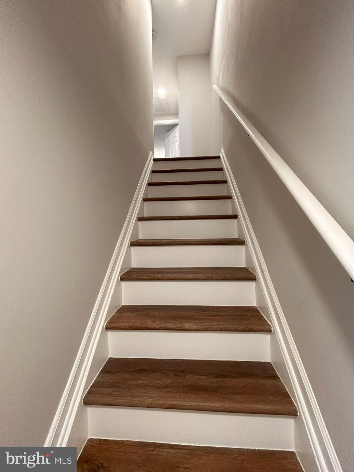 WINDMILL SQUARE - Residential Lease