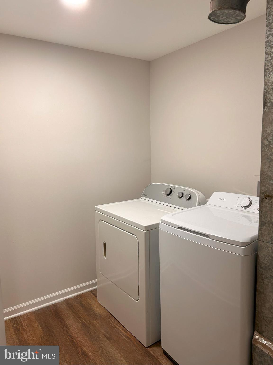 WINDMILL SQUARE - Residential Lease