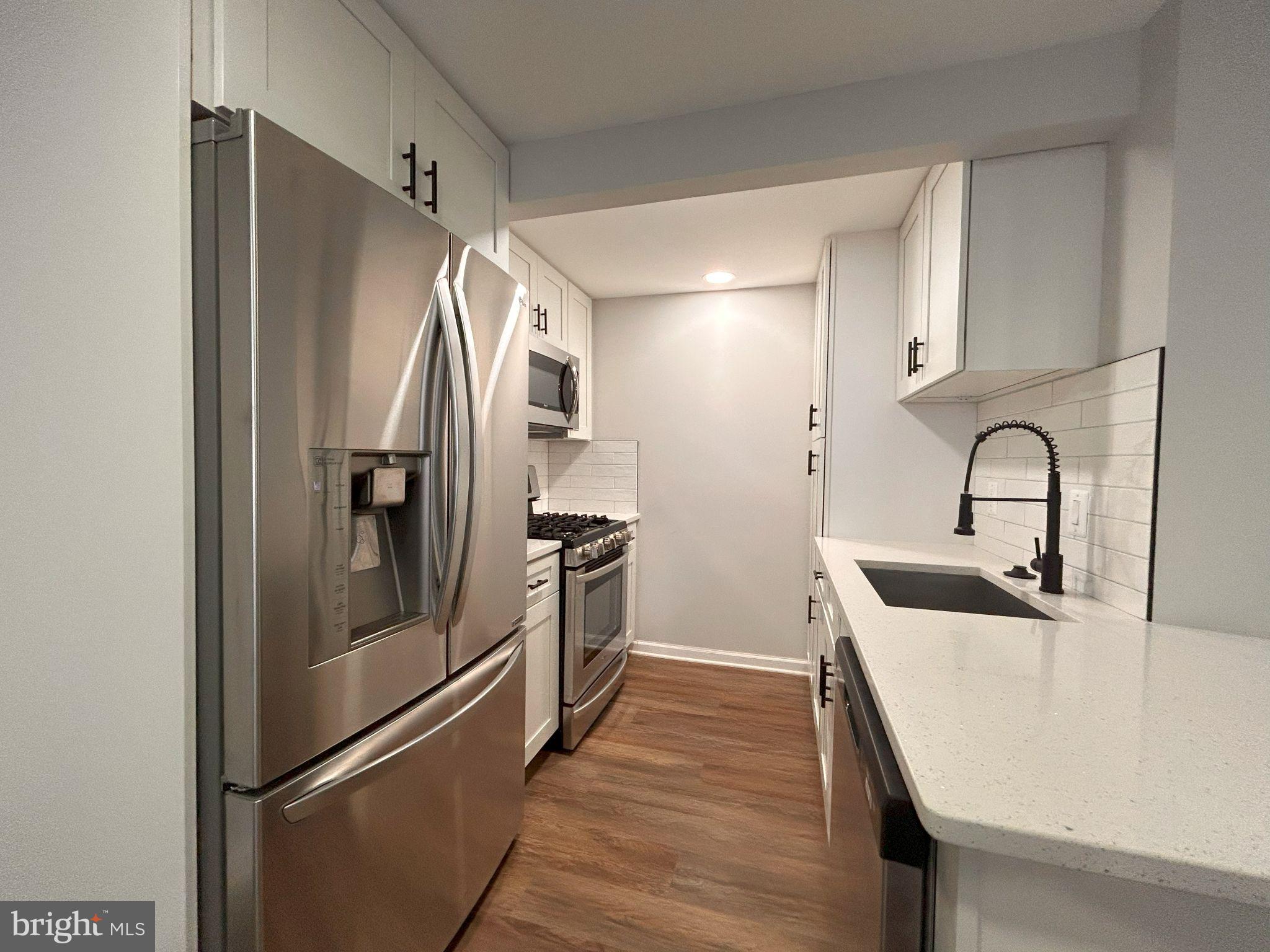 WINDMILL SQUARE - Residential Lease