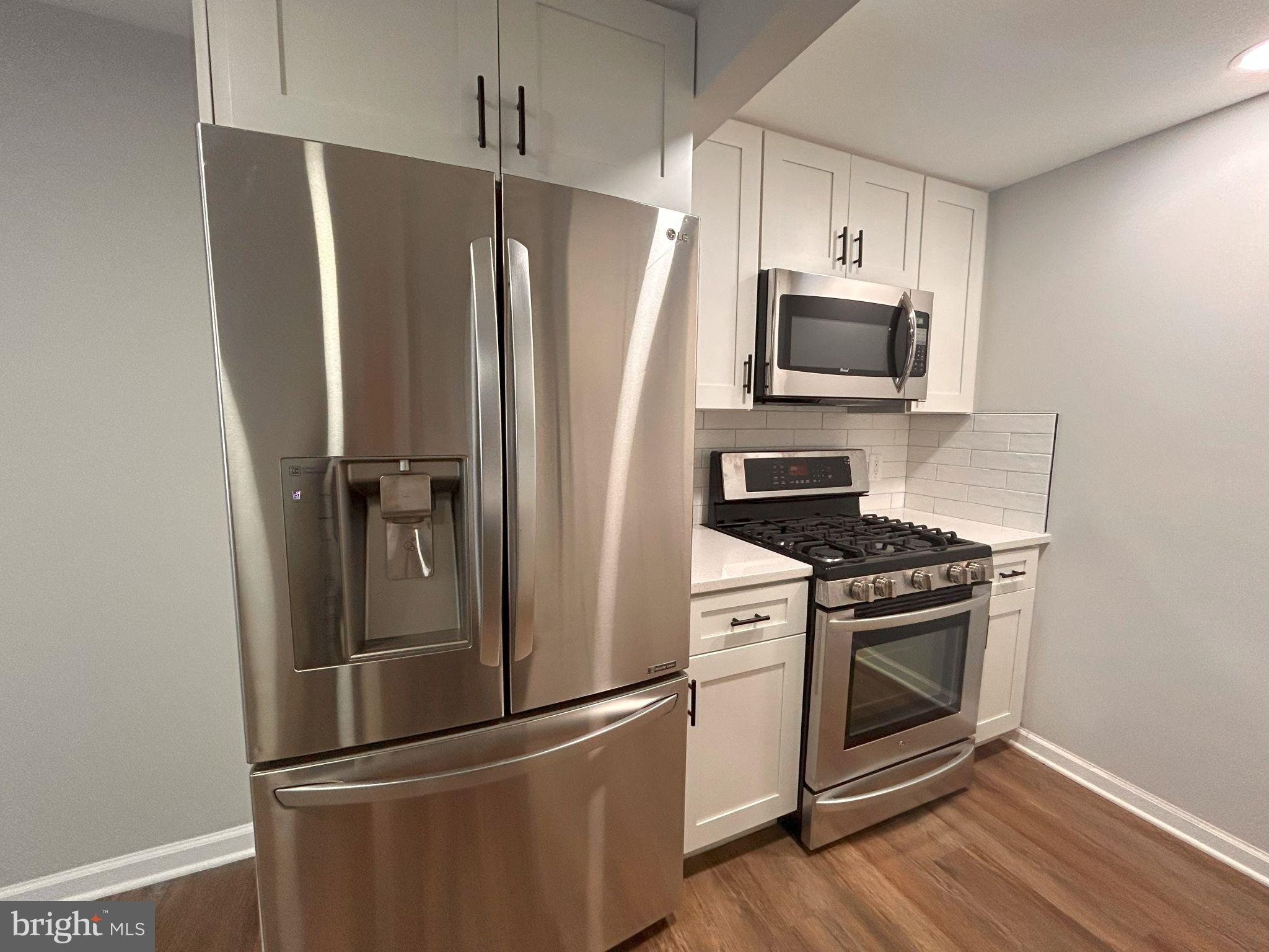 WINDMILL SQUARE - Residential Lease