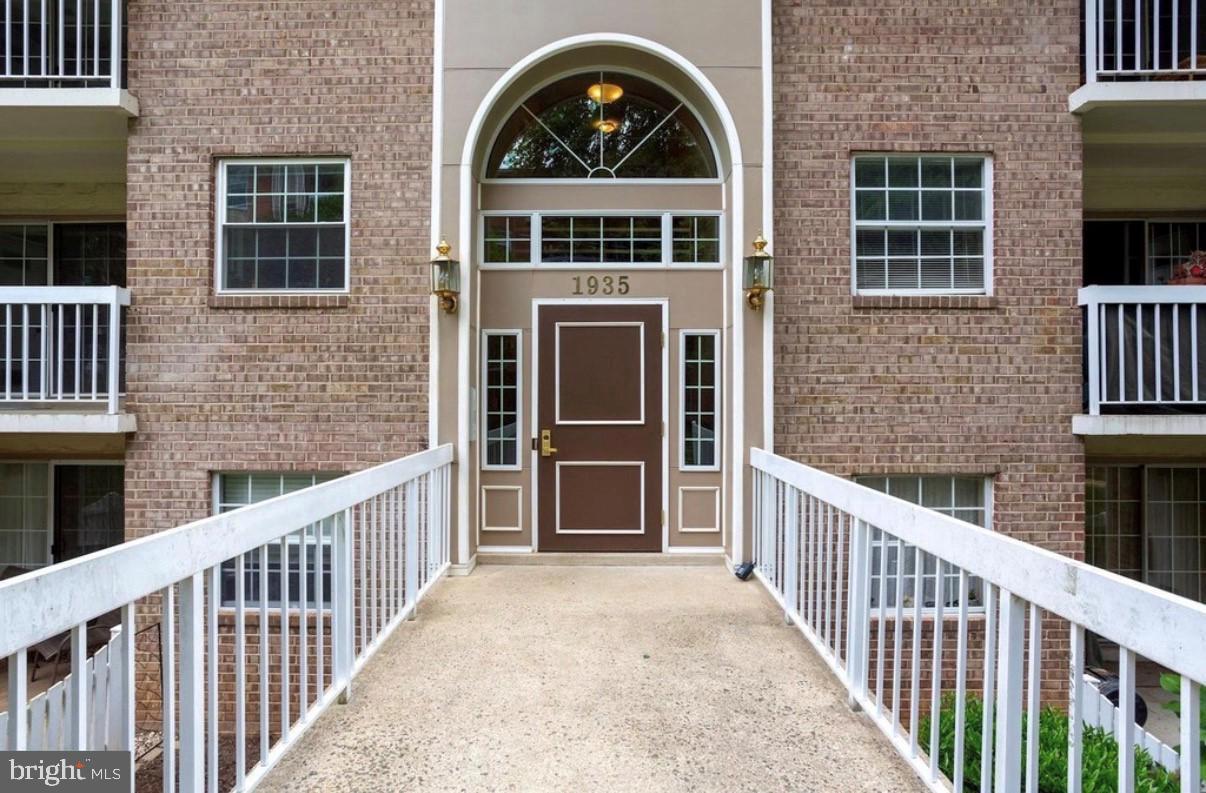 1935 WILSON LANE 301