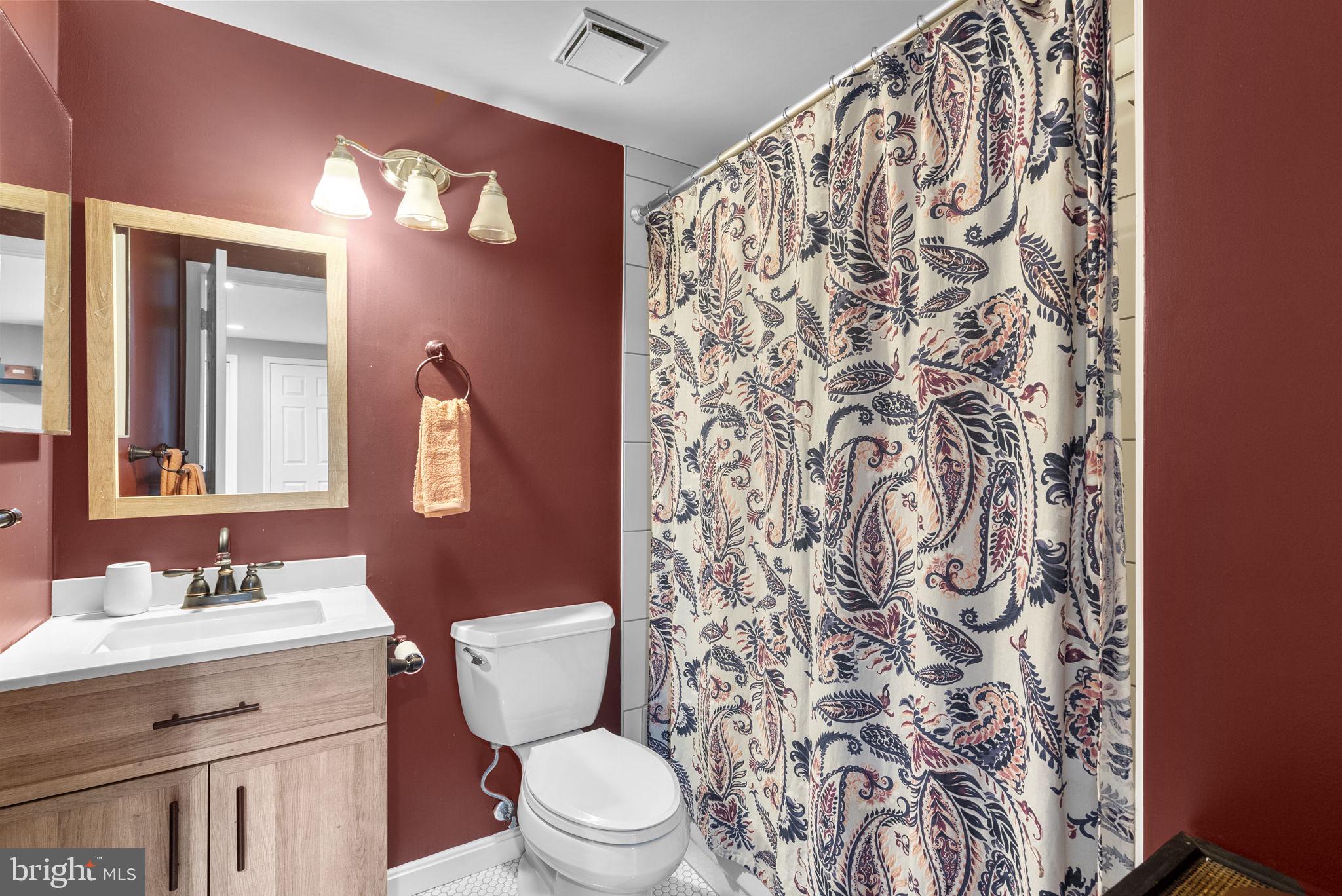 HOLLY POINTE - Residential