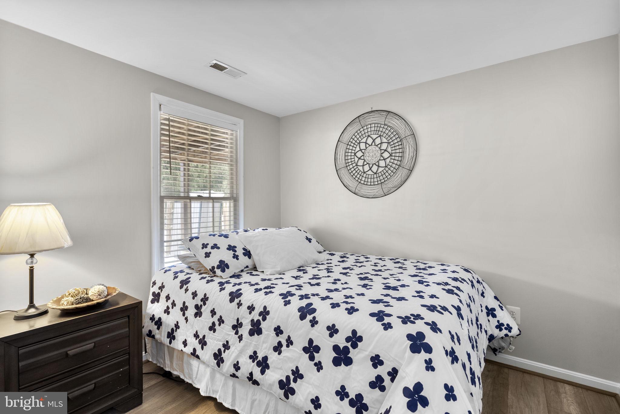 HOLLY POINTE - Residential