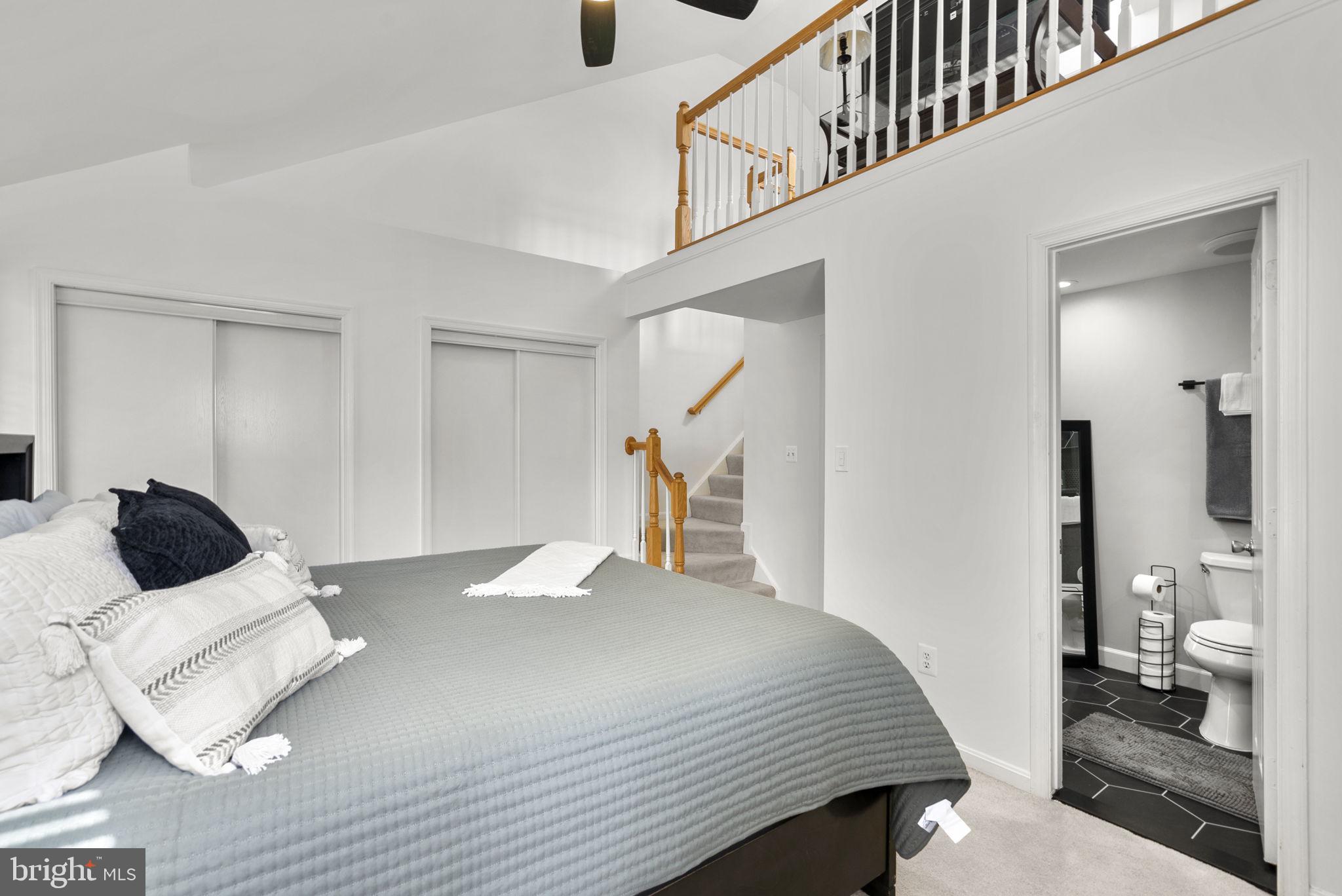 HOLLY POINTE - Residential