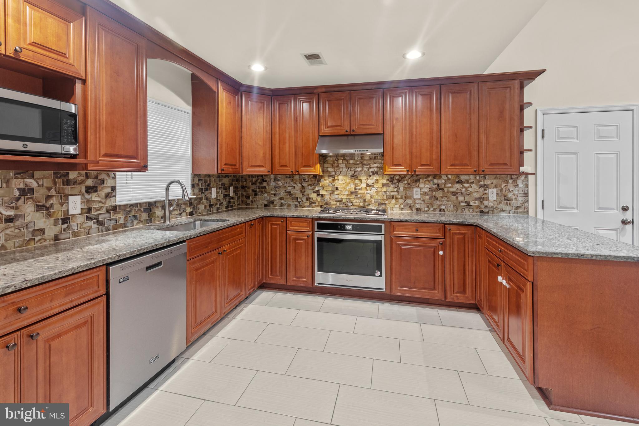 WAVERLY CROSSING - Residential