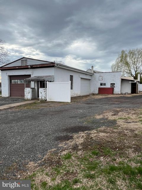 Photo of 301 Penn Street, PENNSBURG, PA 18073 (MLS # PAMC2172522)