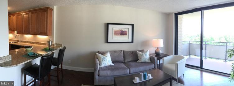 PROMENADE TOWERS - Residential Lease