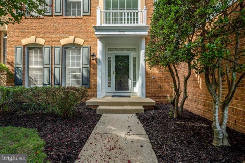 Townhouse For Rent - 5257 Winter View Drive<br/> Fairfax County, ALEXANDRIA, VA 22312
