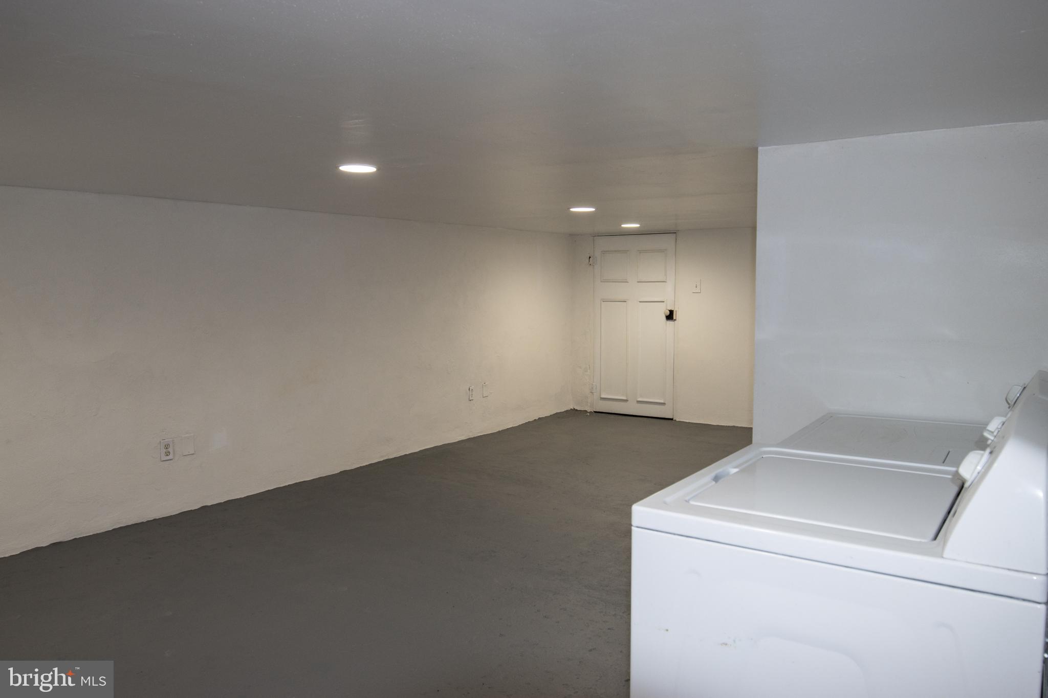 GREENWOOD HILL - Residential Lease