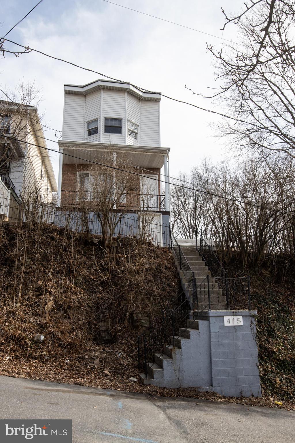 GREENWOOD HILL - Residential Lease