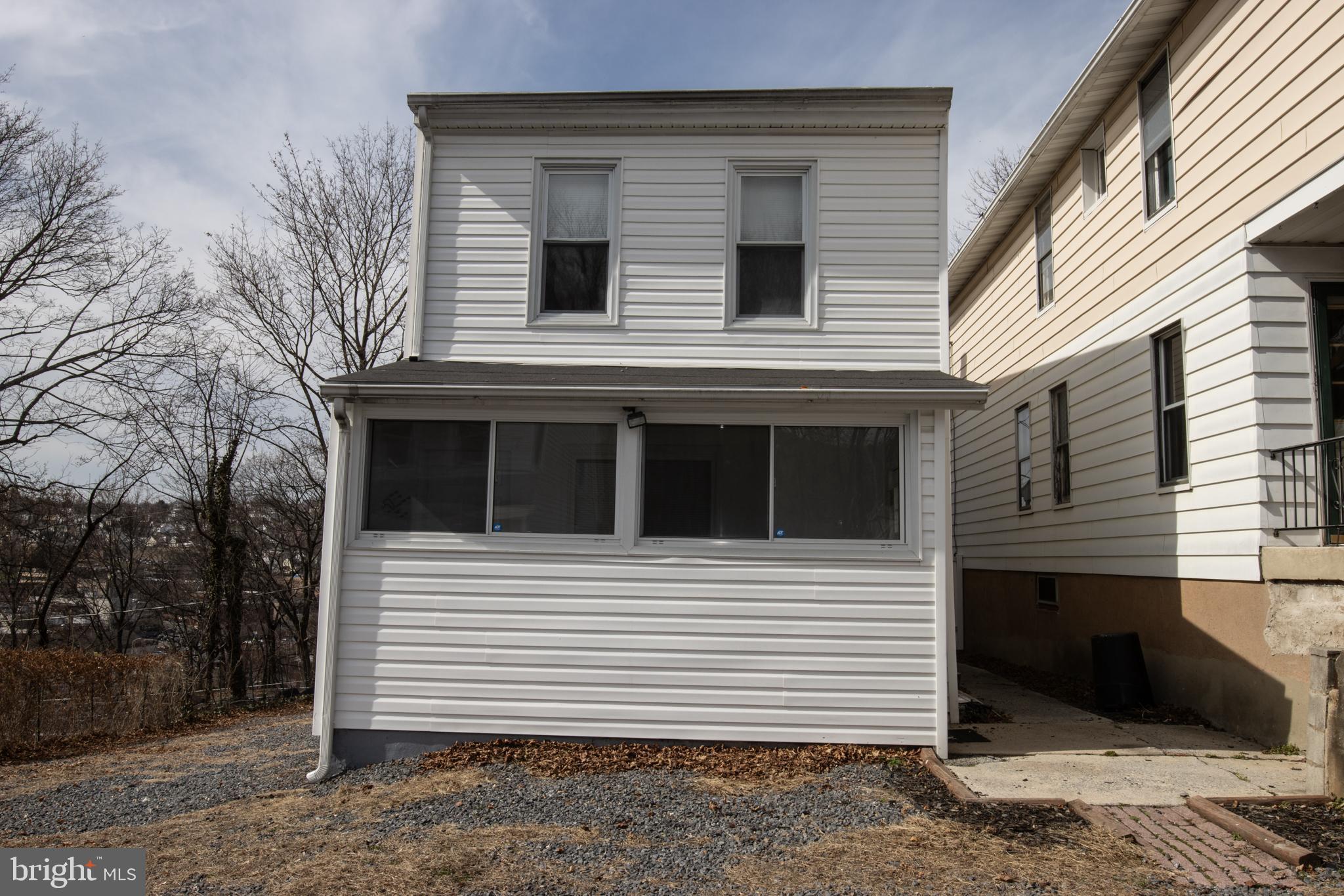 GREENWOOD HILL - Residential Lease