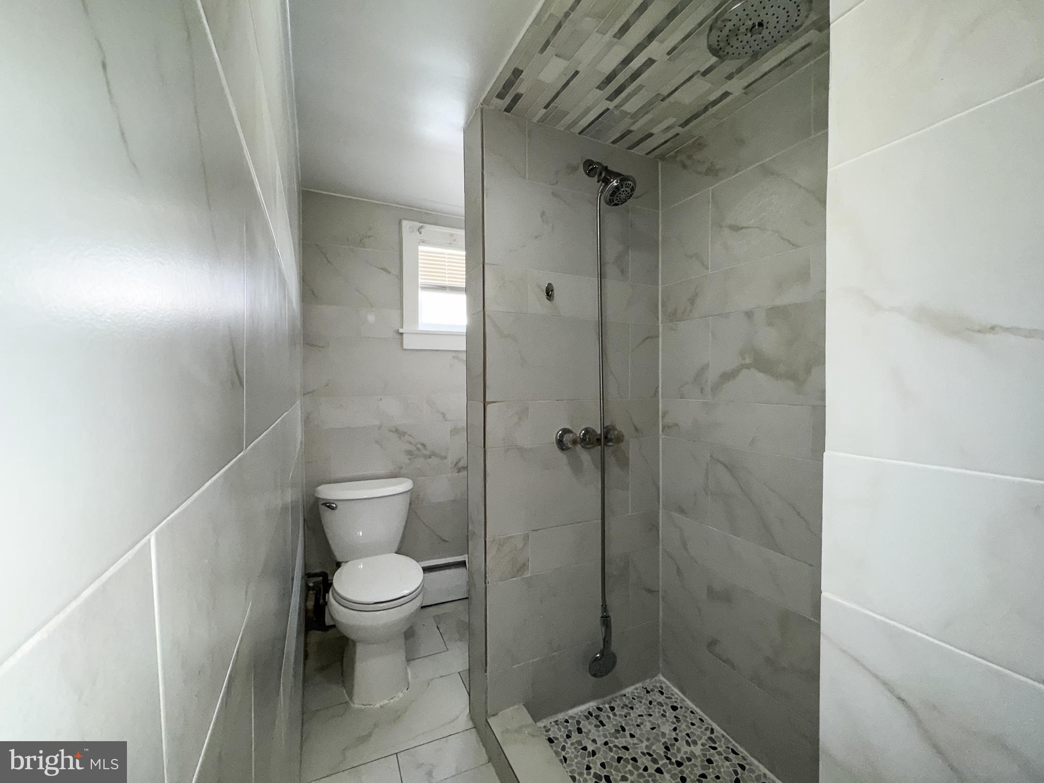 GREENWOOD HILL - Residential Lease