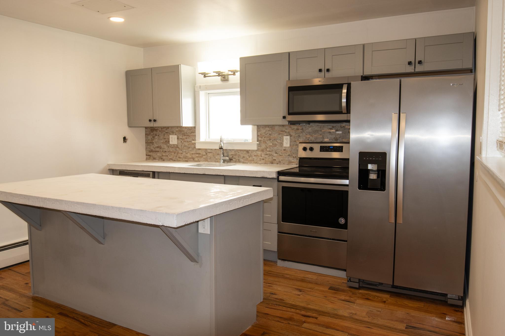 GREENWOOD HILL - Residential Lease