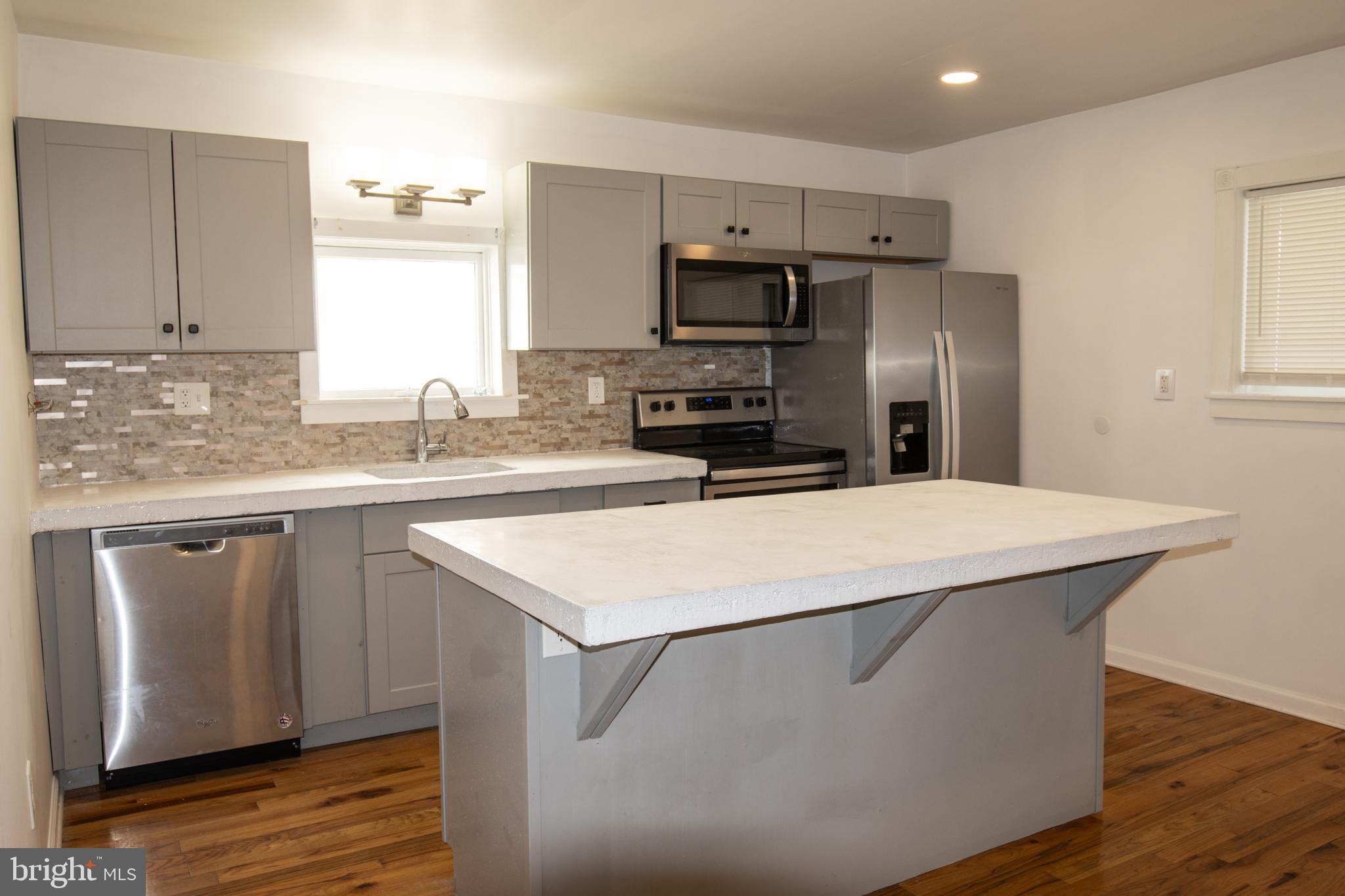 GREENWOOD HILL - Residential Lease