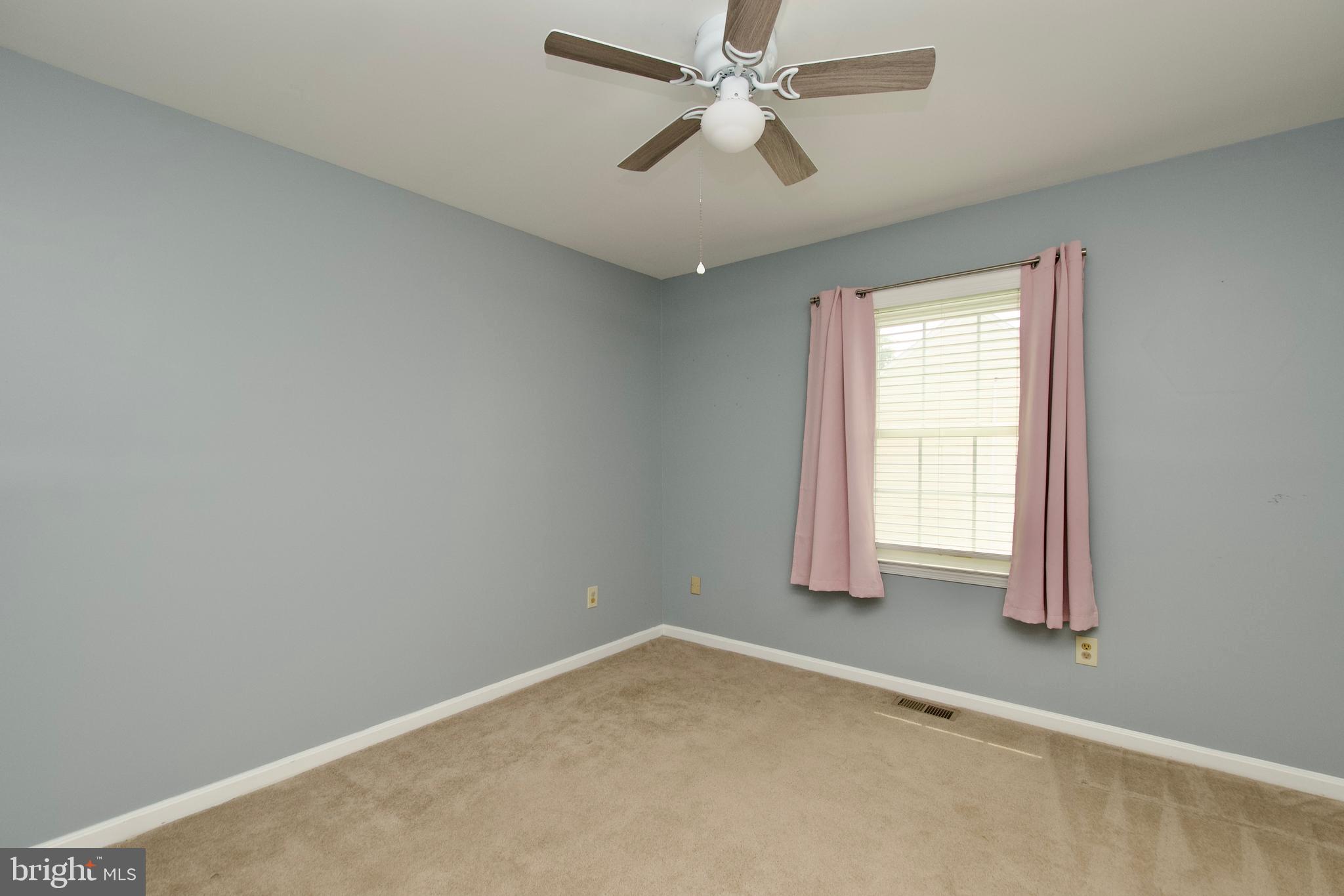 ASHBURN FARM - Residential Lease