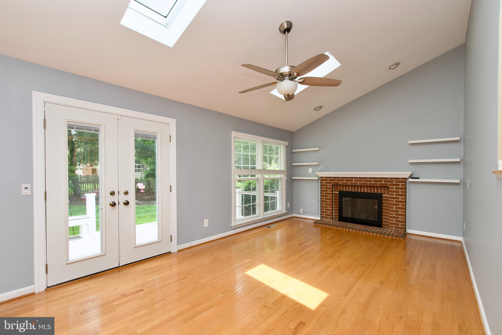 ASHBURN FARM - Residential Lease