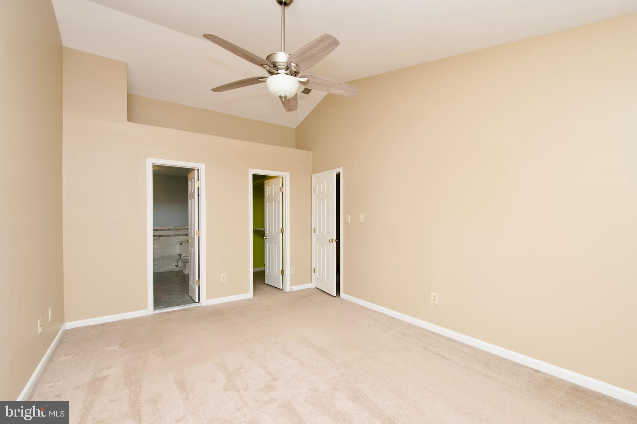 ASHBURN FARM - Residential Lease