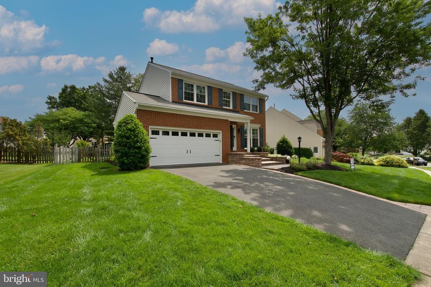 Charming Colonial Home for Rent in Ashburn Farm Just Under 3000sqft 
Welcome to 20752 Dewberry Court .A beautifully maintained single-family Colonial-style home located on a peaceful cul-de-sac in the highly desirable Ashburn Farm community. This residence offers the perfect blend of classic charm and modern updates, designed to provide both comfort and convenience. Featuring spacious living areas, recent upgrades throughout, and a private backyard retreat, this home is ideal for those seeking a quiet lifestyle with access to a vibrant, amenity-rich neighborhood. Residents enjoy access to community pools, tennis courts, walking trails, tot lots, and more—all within minutes of  schools, shopping, dining, and major commuter routes.
Don’t miss the opportunity to live in one of Ashburn’s most established and sought-after neighborhoods!