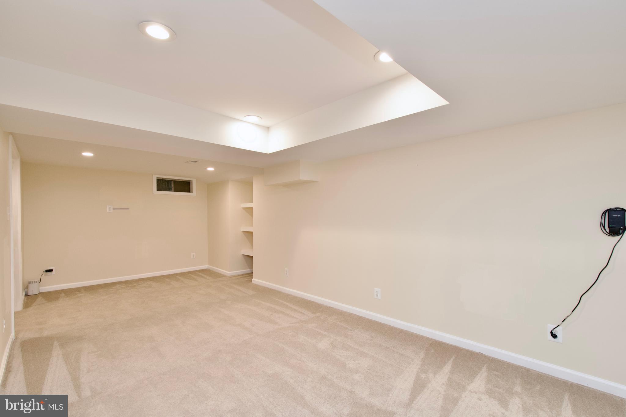 ASHBURN FARM - Residential Lease