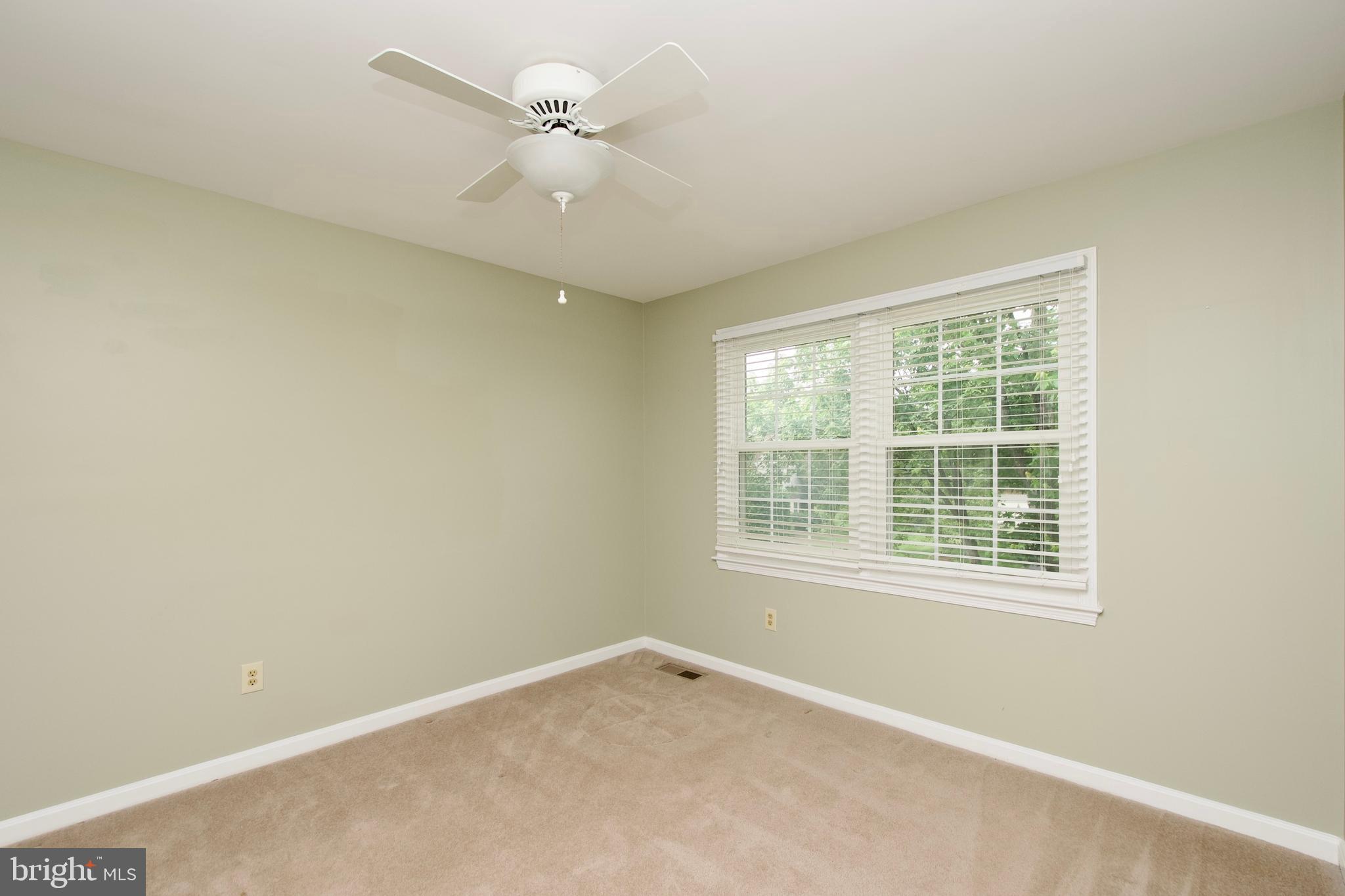 ASHBURN FARM - Residential Lease