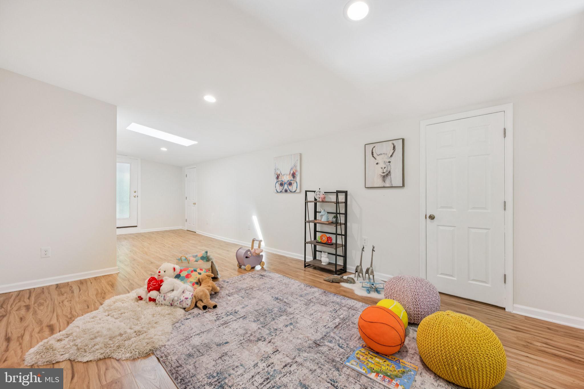 EAST GATE OF POTOMAC - Residential