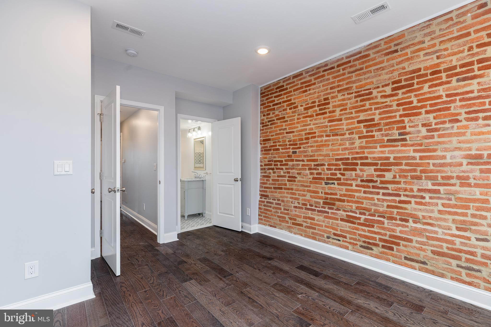 SOUTH BALTIMORE - Residential Lease