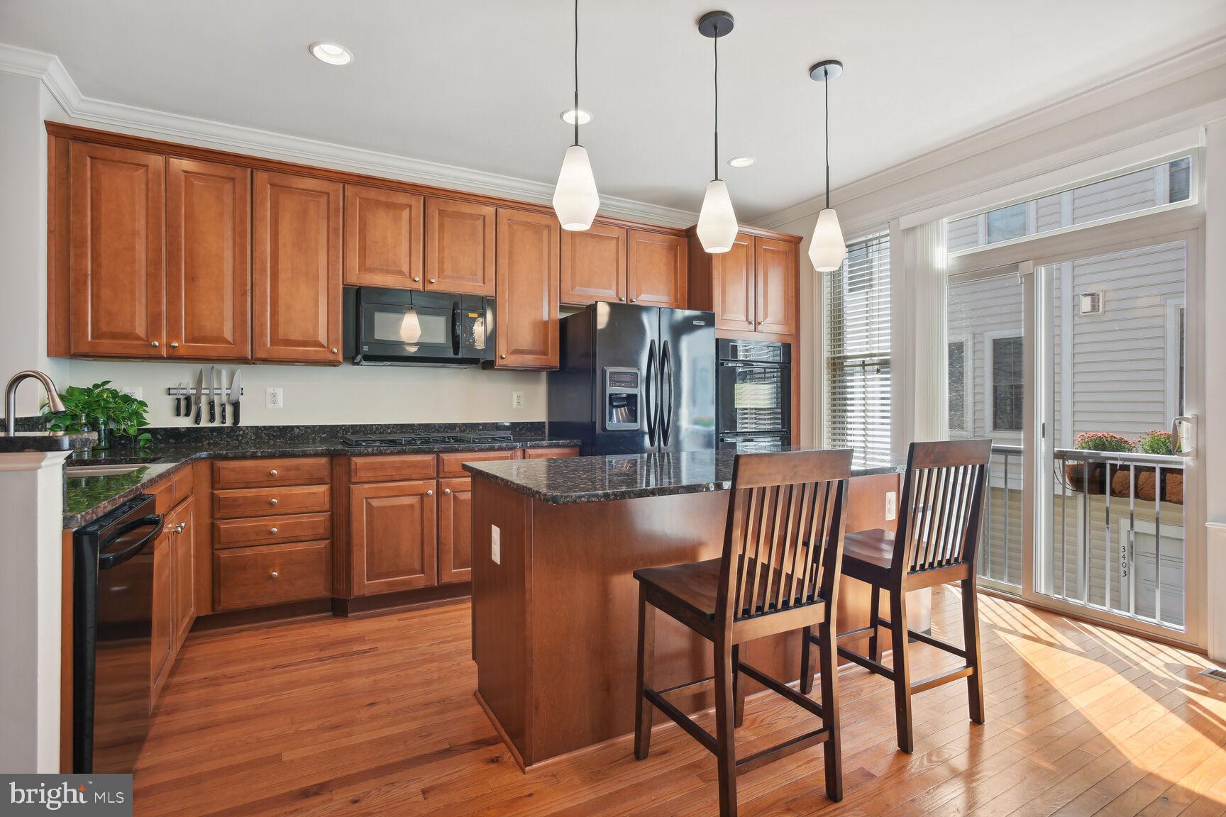 SHIRLINGTON CREST - Residential