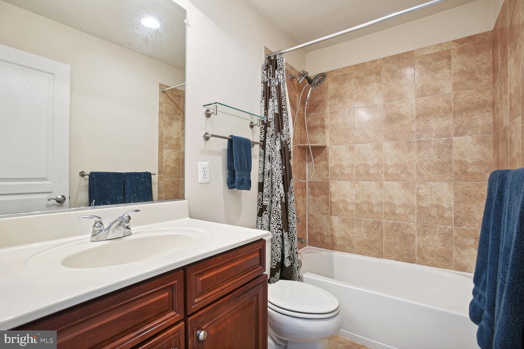 SHIRLINGTON CREST - Residential