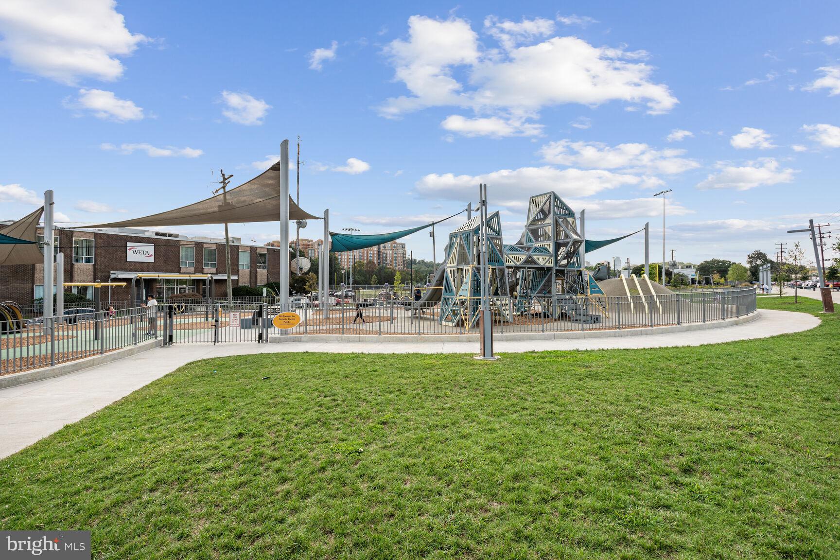 SHIRLINGTON CREST - Residential