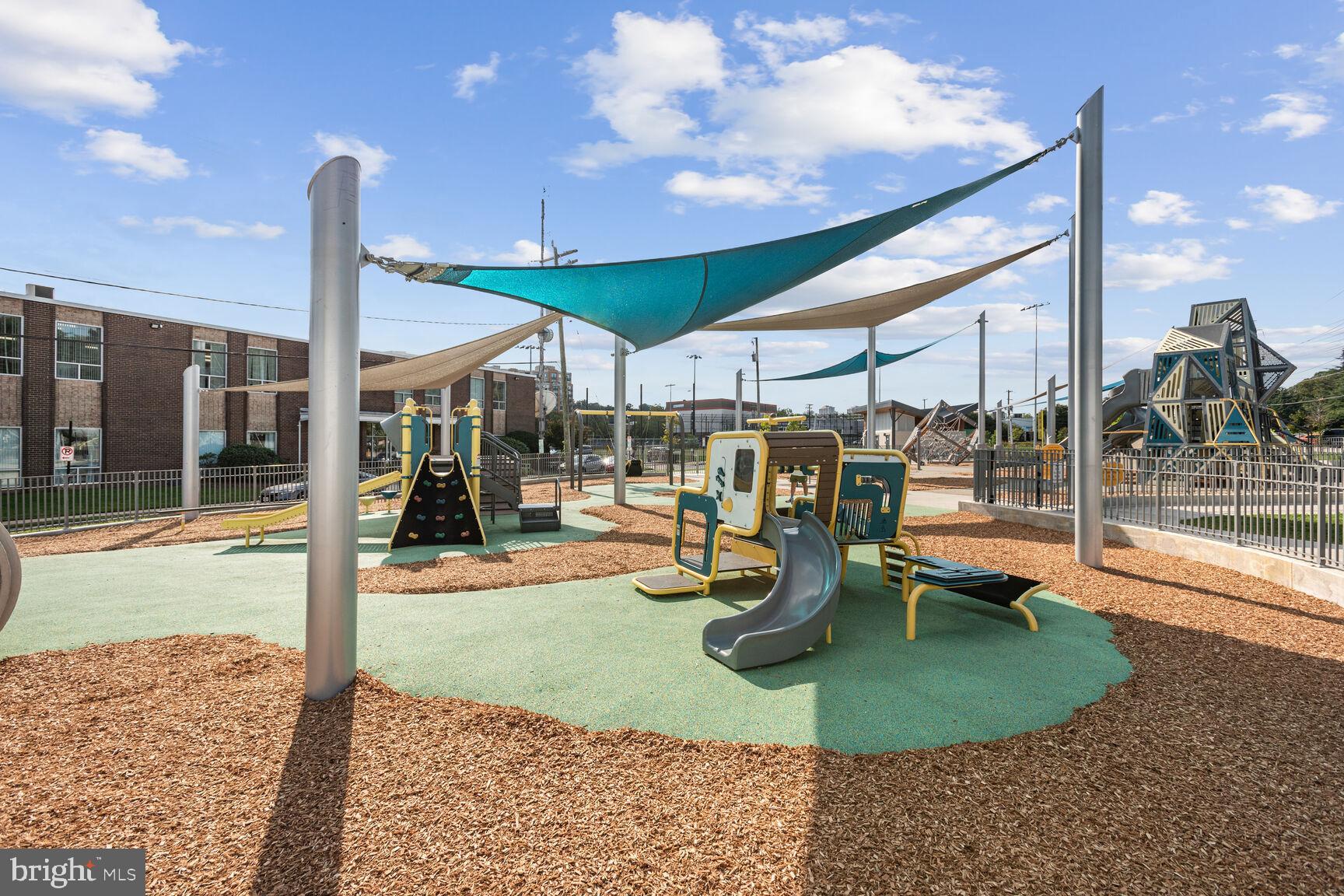 SHIRLINGTON CREST - Residential