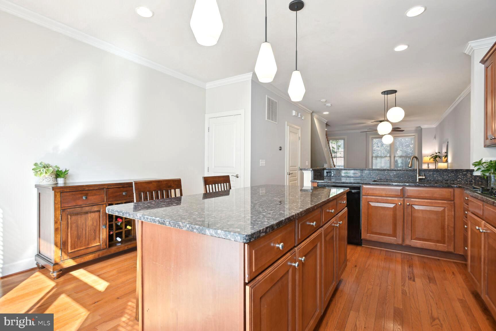 SHIRLINGTON CREST - Residential