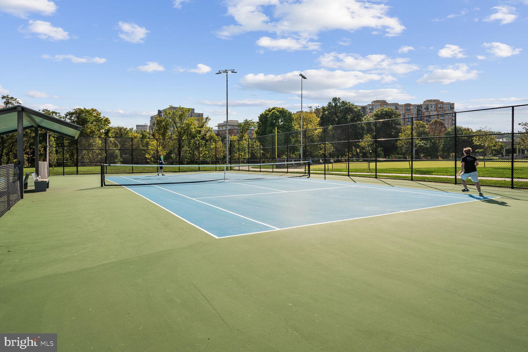 SHIRLINGTON CREST - Residential