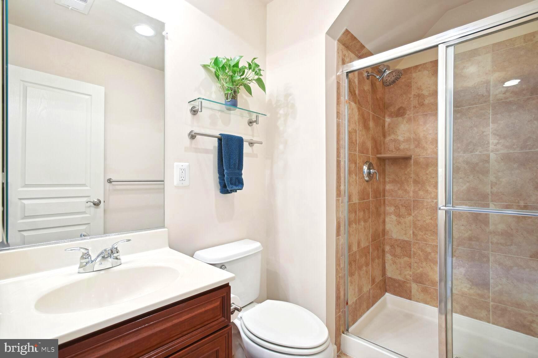 SHIRLINGTON CREST - Residential