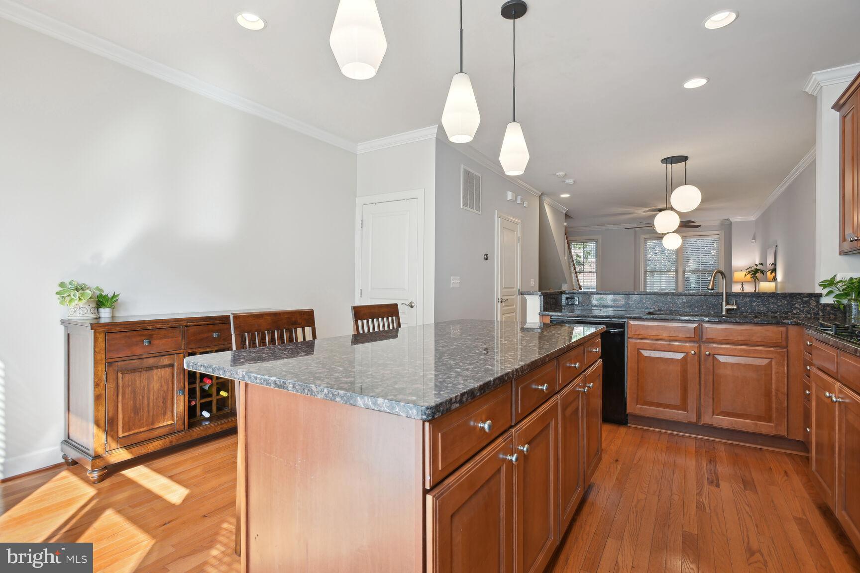 SHIRLINGTON CREST - Residential